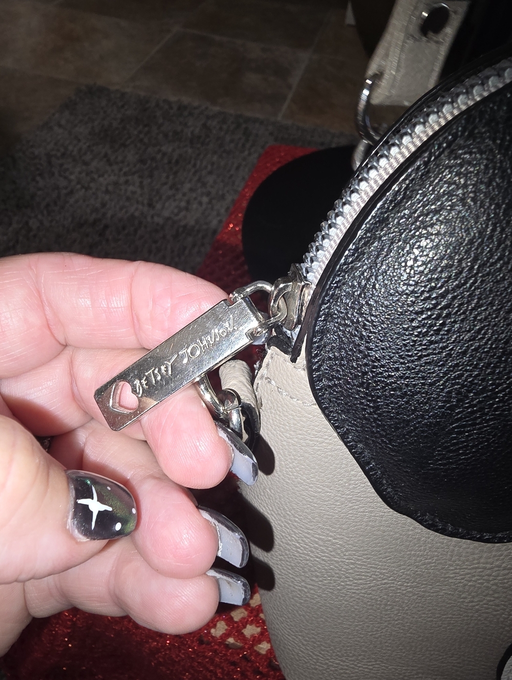 Betsey Johnson Black White Gray Puppy Applique Crossbody In Preloved Condition - Picture 6 of 12